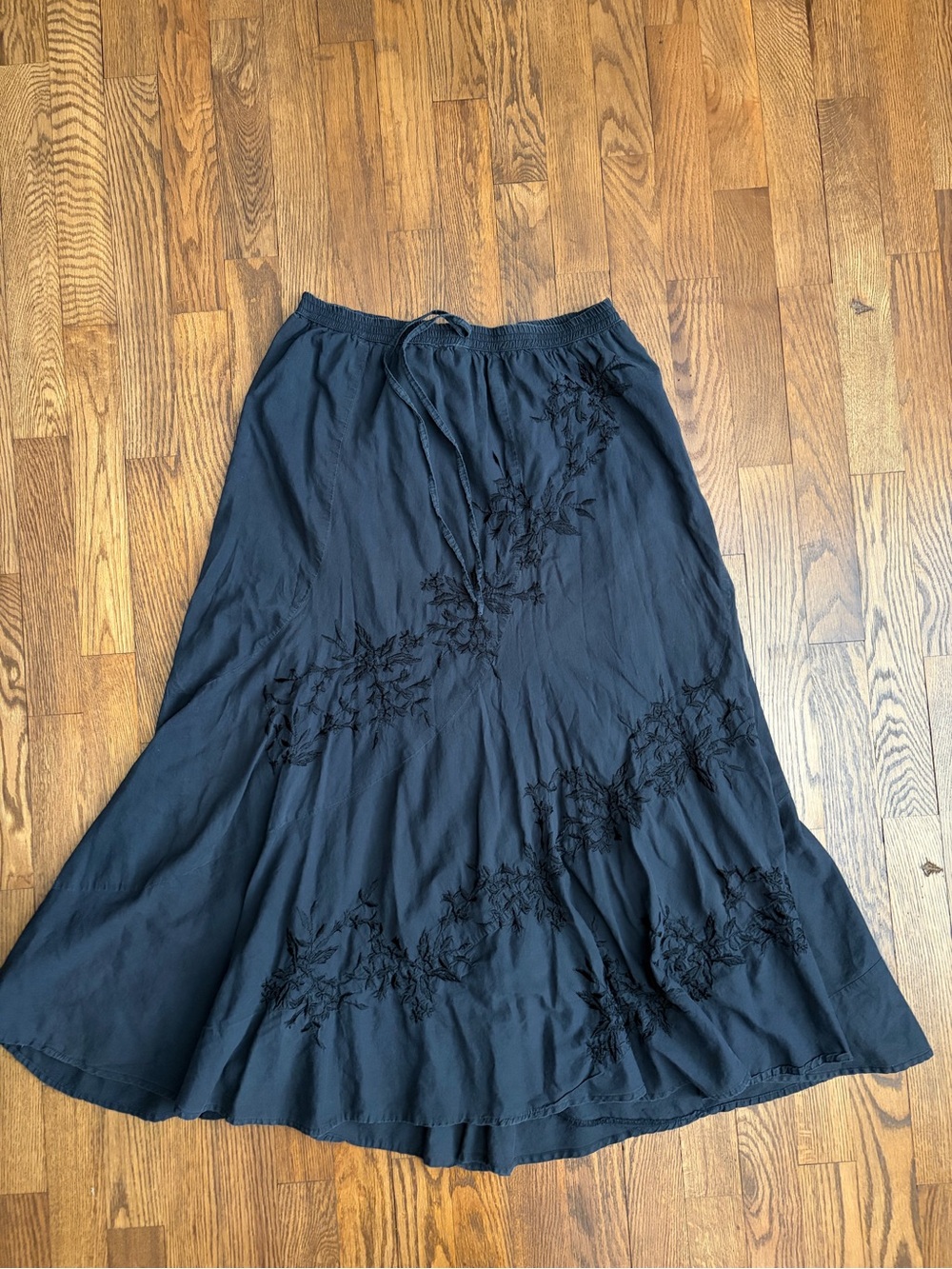 Vintage Metro Wear Midi Skirt Black Floral Embroidered Flowy Boho Women's Size M